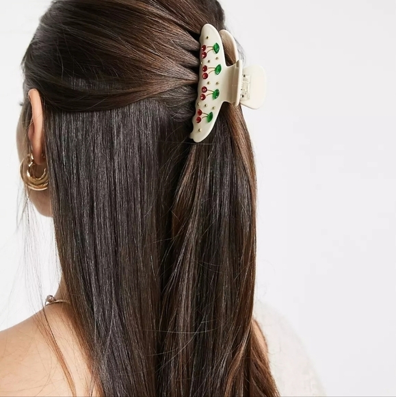 NEW Ivory Cream Cherry Hair Claw Clip - Picture 9 of 10